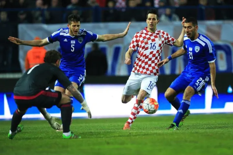 Hrvatska je u prijateljskoj utakmici u osječkom Gradskom vrtu s 2:0 pobijedila Izrael golovima Peri&scaron;ića i Brozovića