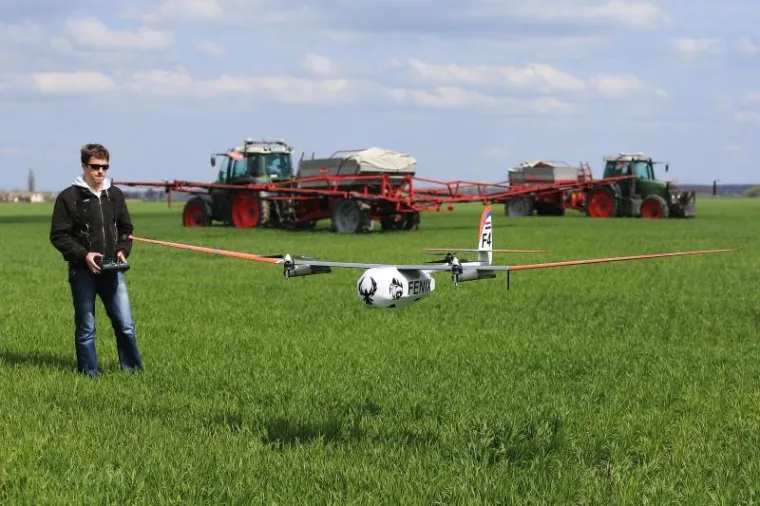 HI-TECH POLJOPRIVREDA:Dronovi upravljaju satelitski navođenim traktorima, određuju količinu gnojiva...