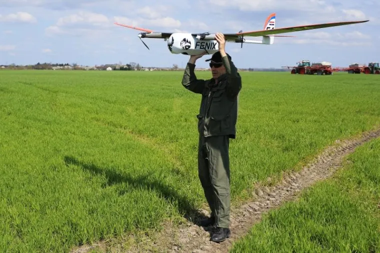 HI-TECH POLJOPRIVREDA:Dronovi upravljaju satelitski navođenim traktorima, određuju količinu gnojiva...