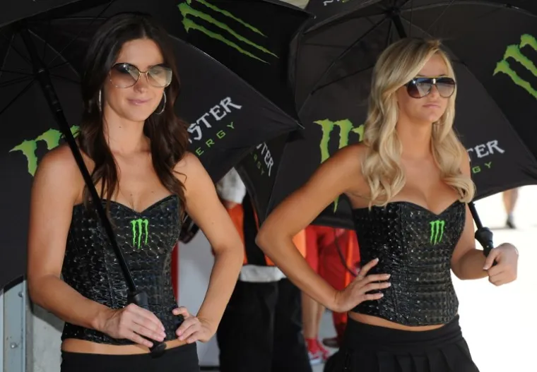 VRUĆE, JAKO VRUĆE: Kad su one uz stazu, onda i glavne zvijezde MotoGP-a padaju u drugi plan