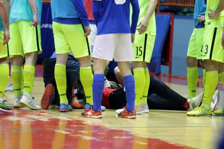 NAVIJAČKO DIVLJANJE NA UTAKMICI FUTSALA: Ovako su izgledali neredi u 'dvojci' Doma sportova