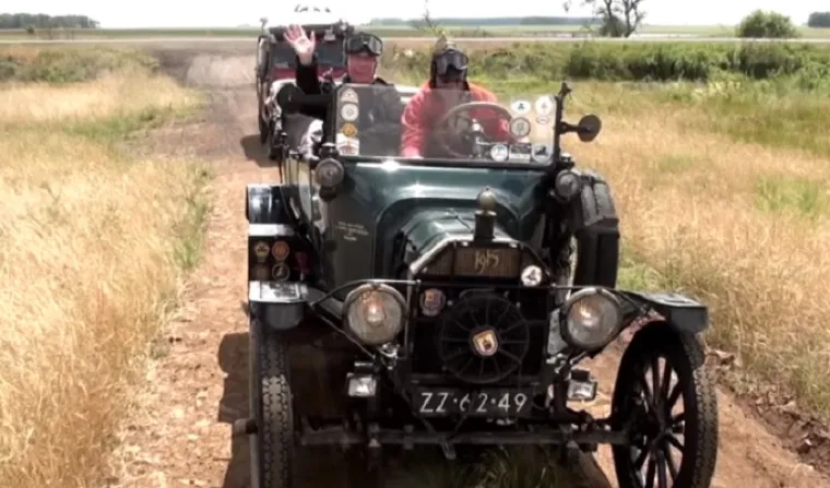 Nizozemski bračni par Regter i njihov stogodišnji Ford Model T