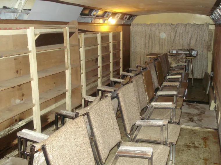 SPREMAN ZA NUKLEARNI HOLOKAUST: Zavirite u neprobojni bunker sastavljen od 42 autobusa