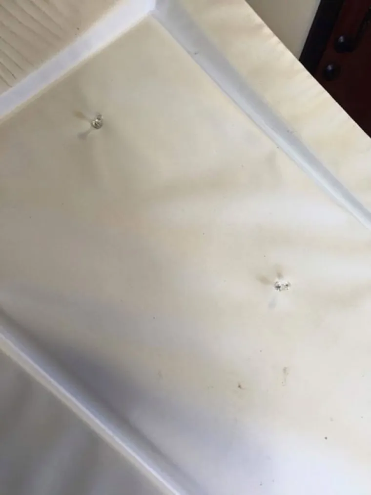 Svoje je iskustvo odmah podijelila na Facebooku kako bi upozorila sve mame na opasnost koja prijeti njihovoj djeci te da budu oprezne kada presvlače djecu u javnosti.