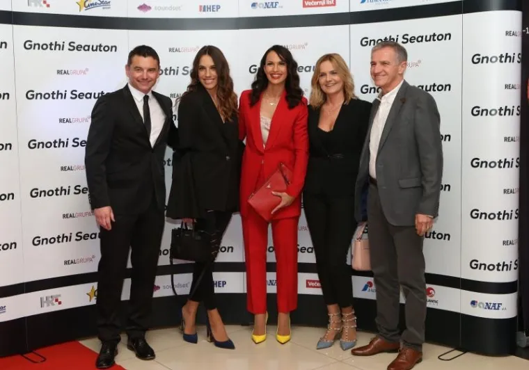 SEKSIPIL NA CRVENOM TEPIHU: Svi su gledali u Rozginu haljinu, a i Mirta &Scaron;urjak izgledala je sjajno