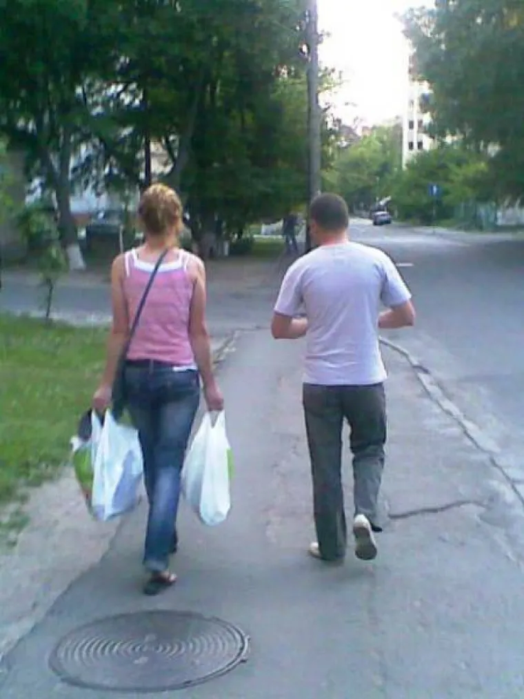 ŽENE RADE, A MUŠKARCI SAMO BLEJE: Prizori od kojih će nekima pasti mrak na oči
