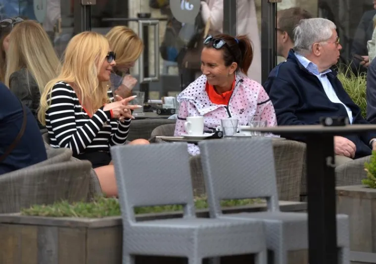 UGODNA KAVICA NA ZAGREBAČKOJ &Scaron;PICI: Čemu su se to smijale Borna Rajić i Iva Majoli?