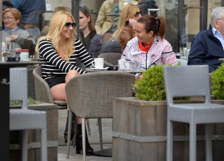 UGODNA KAVICA NA ZAGREBAČKOJ &Scaron;PICI: Čemu su se to smijale Borna Rajić i Iva Majoli?