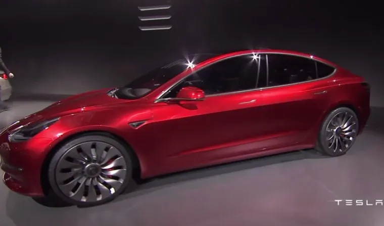 Predstavljen Teslin Model 3