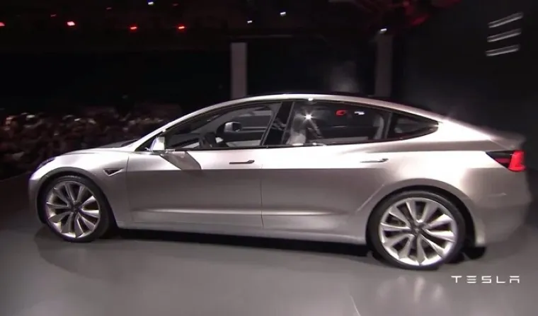 Predstavljen Teslin Model 3