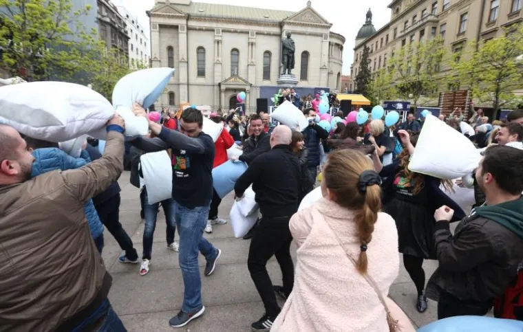MASOVNA TUČNJAVA U CENTRU ZAGREBA: U obračunu jastucima sudjelovale i dvije poznate sestre