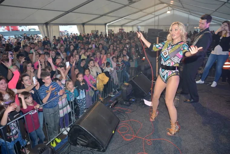 Maja &Scaron;uput u oskudnom bodiju zapalila publiku u Gudovcu