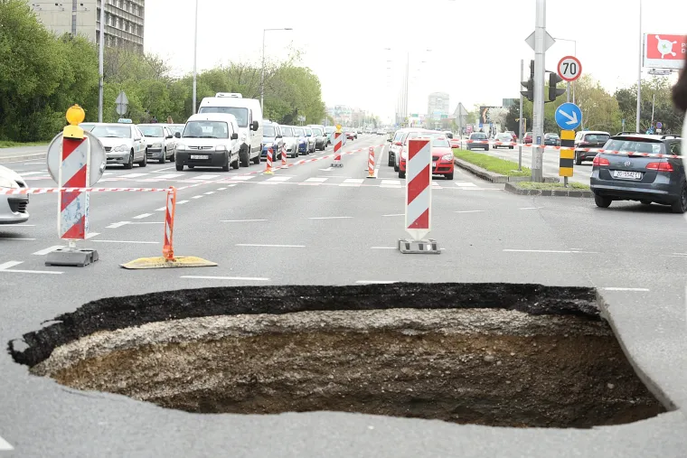 Rupa na Slavonskoj aveniji