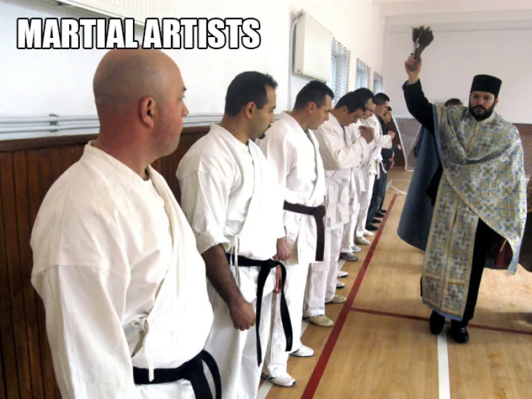 U IME OCA... Neki popovi stvarno nemaju kriterije, blagoslovit će doslovno sve što se nađe pred njima