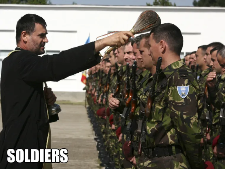 U IME OCA... Neki popovi stvarno nemaju kriterije, blagoslovit će doslovno sve što se nađe pred njima