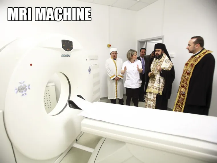 U IME OCA... Neki popovi stvarno nemaju kriterije, blagoslovit će doslovno sve &scaron;to se nađe pred njima