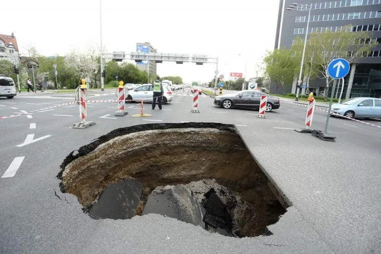 Velike gužve u prometu zbog rupetine na Slavonskoj aveniji