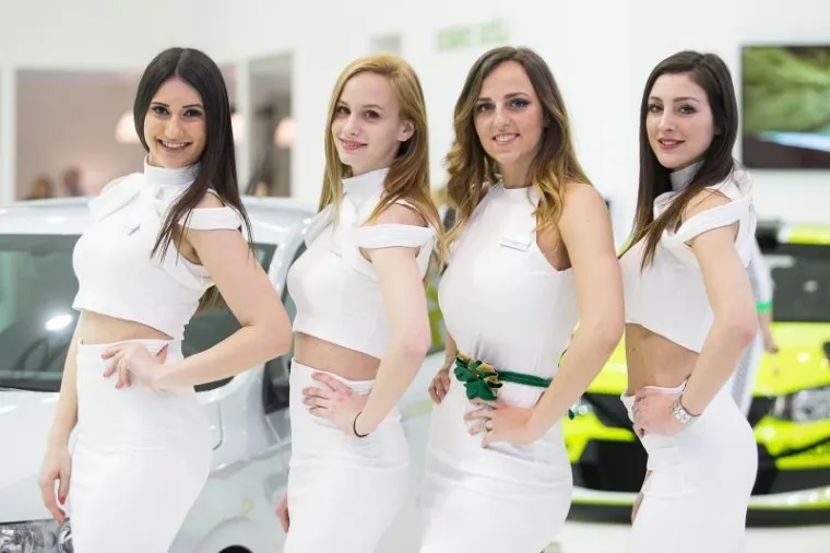 DEČKI, UŽIVAJTE: Nova velika galerija najljep&scaron;ih hostesa Zagreb Auto Showa!