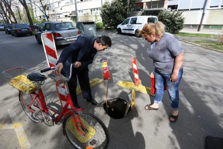 Zagreb: Otvorila se jo&scaron; jedna rupa u cesti