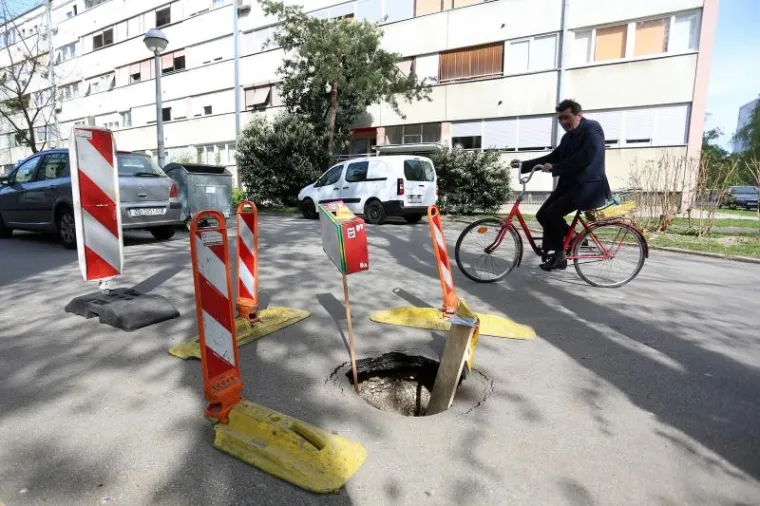 Zagreb: Otvorila se jo&scaron; jedna rupa u cesti