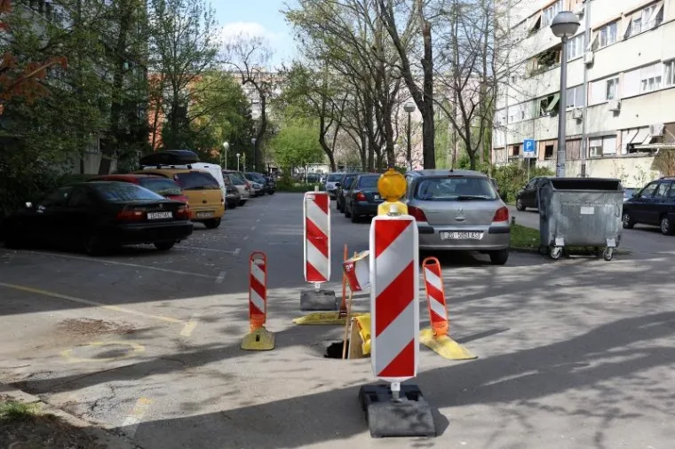Zagreb: Otvorila se jo&scaron; jedna rupa u cesti