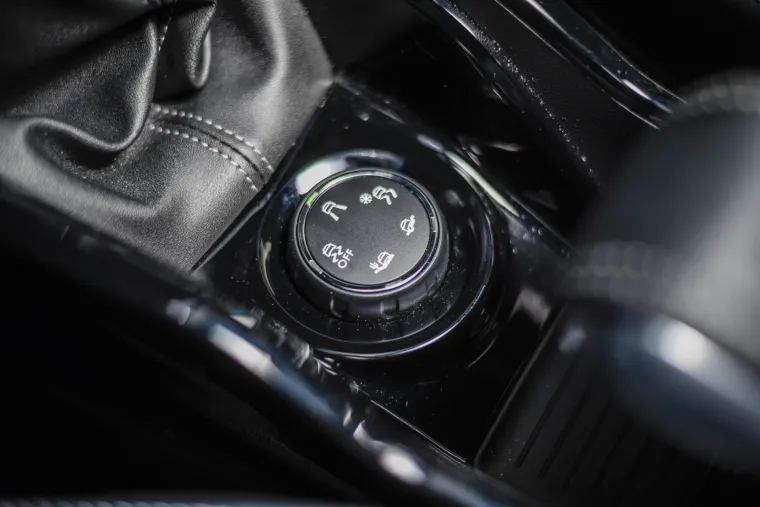 MOĆNI LJEPOTAN: Peugeot 2008 - mali&scaron;an koji juri k'o veliki kad zatreba