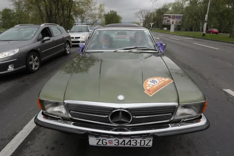 STARI LJEPOTANI: Defile oldtimera po zagrebačkim ulicama