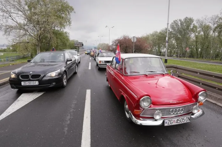 STARI LJEPOTANI: Defile oldtimera po zagrebačkim ulicama