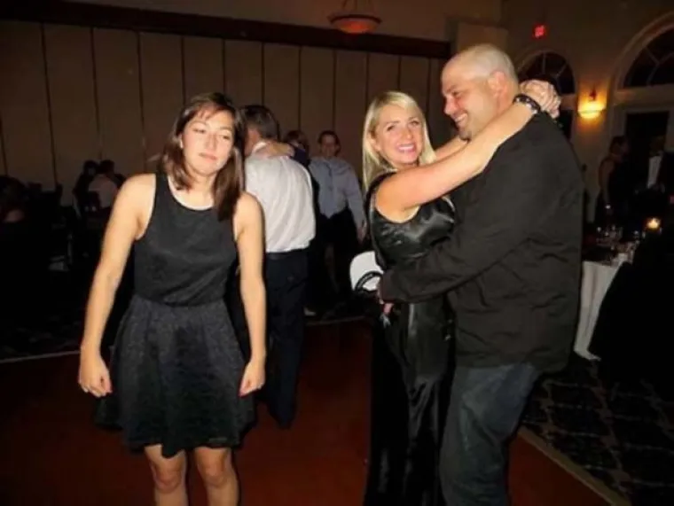 ZAPELI SA ZALJUBLJENIM PRIJATELJIMA: Nama je neugodno gledati, kako je tek njima...