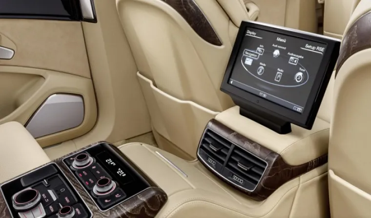 A8 L EXTENDED: Zavirite u luksuz Audijevog čuda