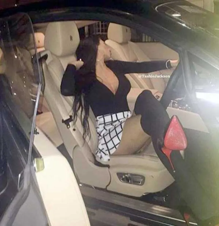 JAKO BOGATI I JAKO RAZMAŽENI: Londonski klinci razmeću se na Instagramu