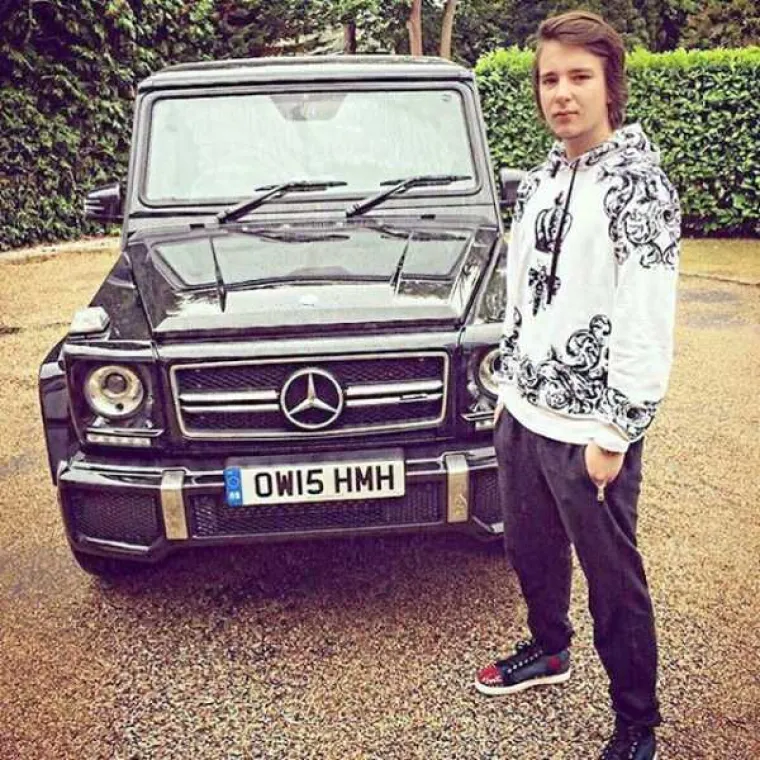 JAKO BOGATI I JAKO RAZMAŽENI: Londonski klinci razmeću se na Instagramu