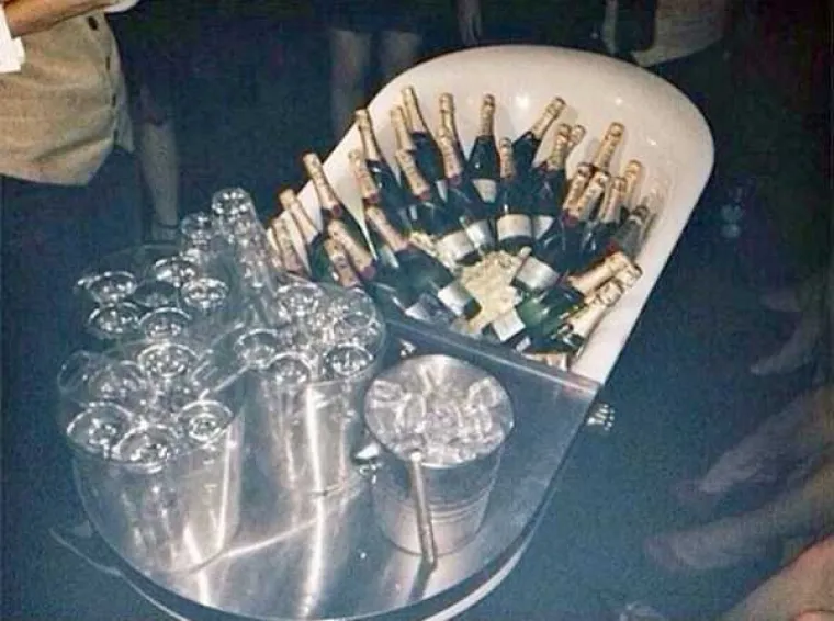 JAKO BOGATI I JAKO RAZMAŽENI: Londonski klinci razmeću se na Instagramu