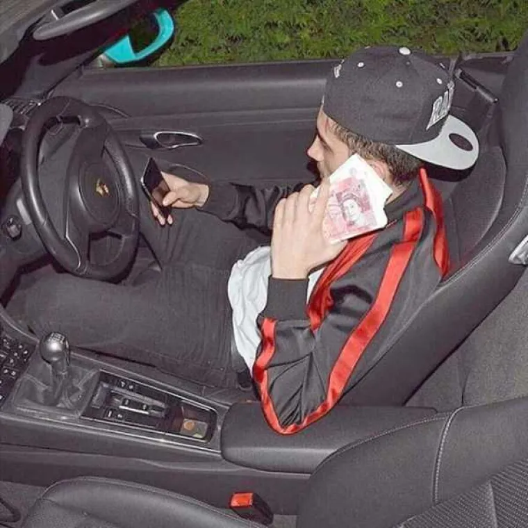 JAKO BOGATI I JAKO RAZMAŽENI: Londonski klinci razmeću se na Instagramu