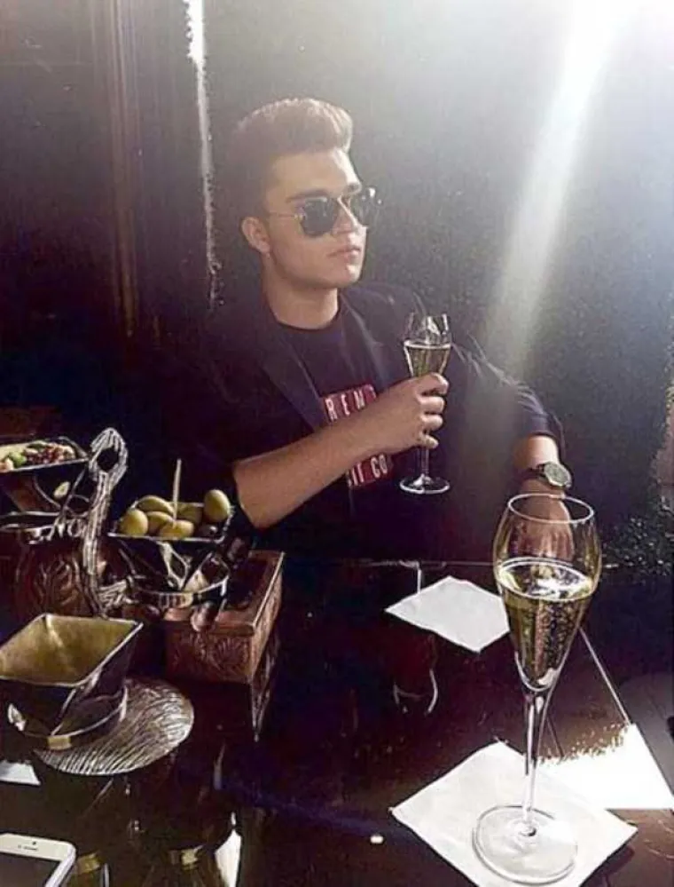 JAKO BOGATI I JAKO RAZMAŽENI: Londonski klinci razmeću se na Instagramu