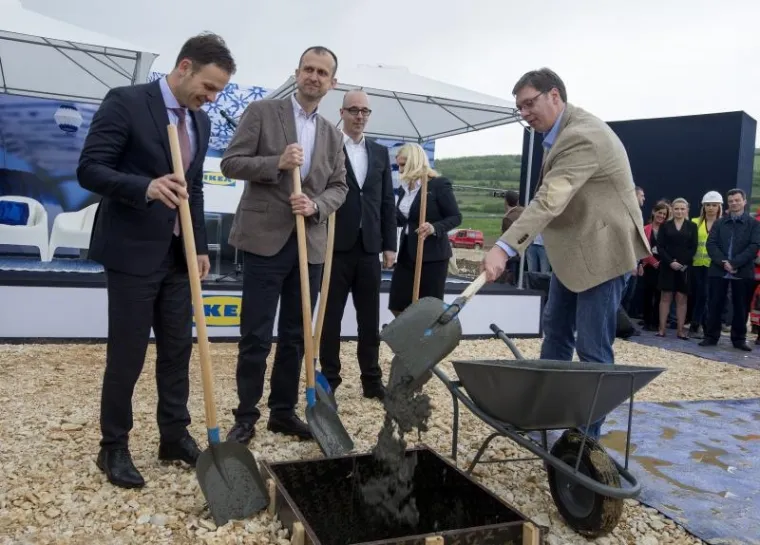 U Bubanj potoku kod Beograda položen je kamen temeljac za prvu robnu kuću &scaron;vedske IKEA-e u Srbiji.