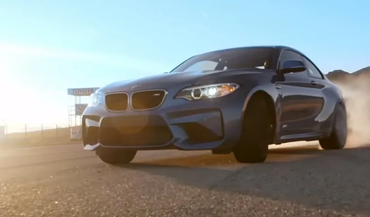 U prodaji bi se trebalo naći oko 15,000 primjeraka.