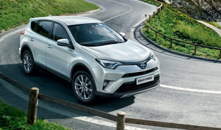 RAV4 djeluje kao garancija sigurne i udobne vožnje