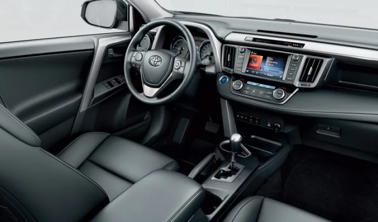 RAV4 djeluje kao garancija sigurne i udobne vožnje