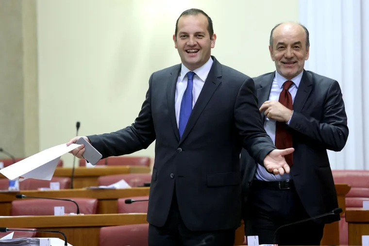 Zastupnik Ivan Klarin požalio se kako se prati moda zastupnica, no ne i zastupnika