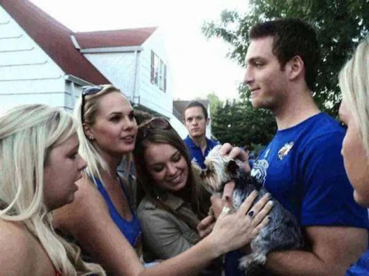 MOGLI BI PUKNUTI OD MUKE: Iz očiju ovih ljudi izbija čista, nepatvorena zavist