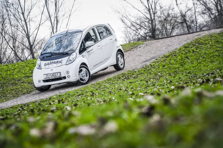 Otkrijte Mitsubishi i-MIEV
