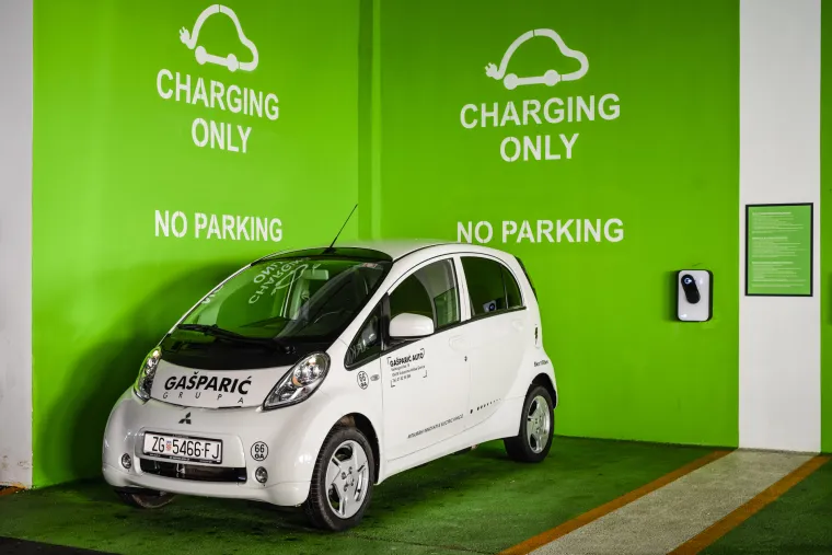 Otkrijte Mitsubishi i-MIEV