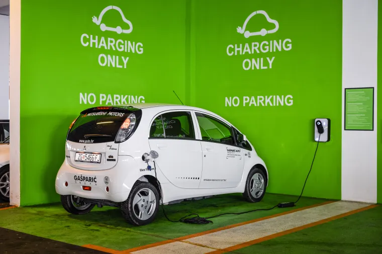 Otkrijte Mitsubishi i-MIEV