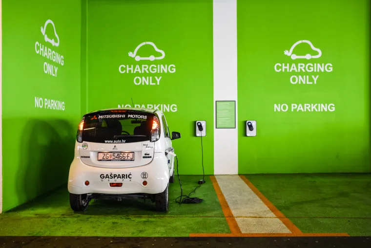 Otkrijte Mitsubishi i-MIEV