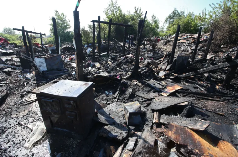 U Kozari putevima u potpunosti izgorjela kuća romske obitelji