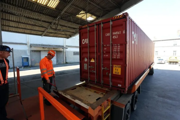 STIGLE IZ KINE: Velika zapljena cigareta u riječkoj luci