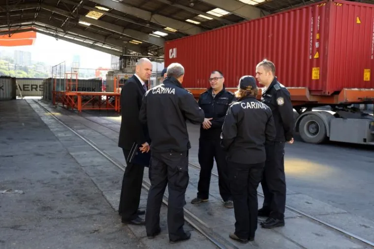 STIGLE IZ KINE: Velika zapljena cigareta u riječkoj luci