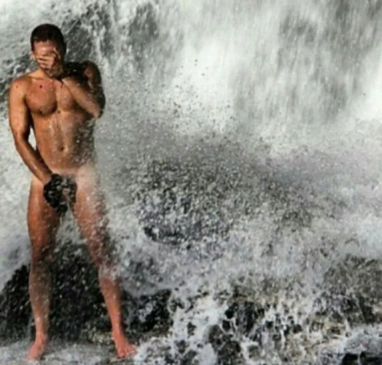 Novi hit na Instagramu: skini se do kraja usred raja!