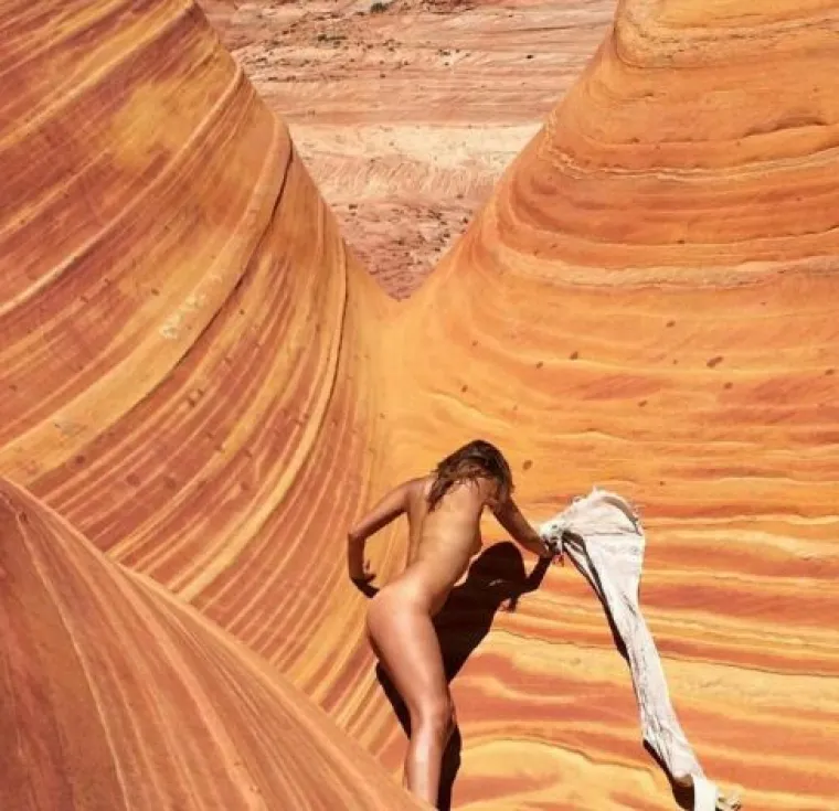 Novi hit na Instagramu: skini se do kraja usred raja!